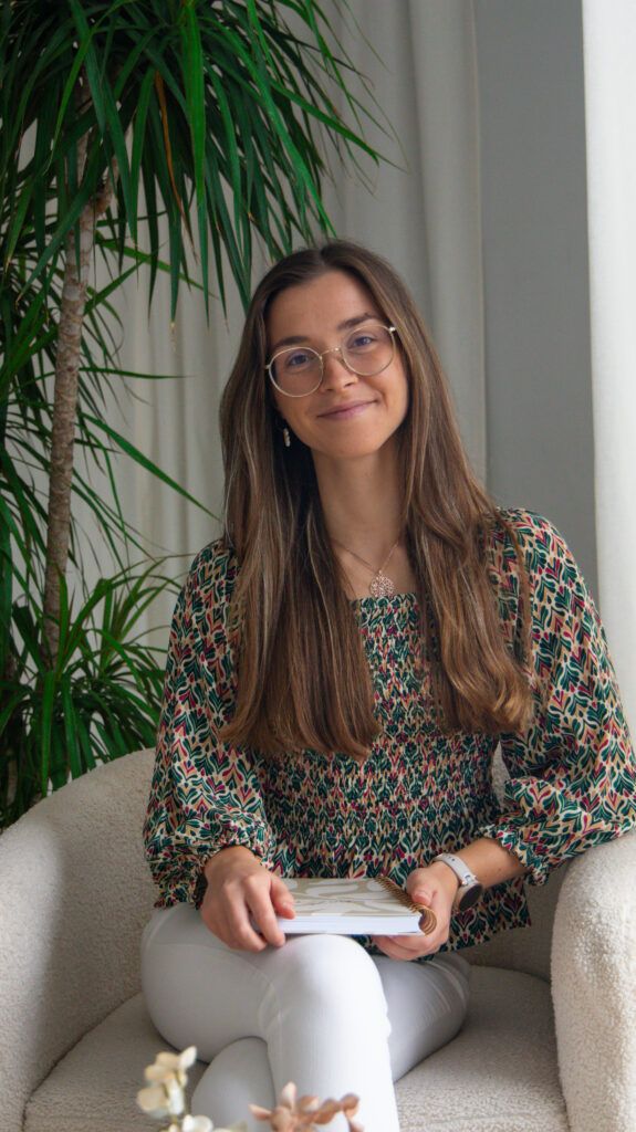 Andreea Olteanu psicóloga online especialista en trauma y EMDR